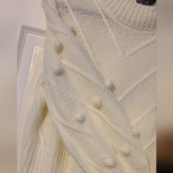 NWOT Nasty Gal lvory Pom Pom BalloonSleeve Mock Neck Sweater Size large - Picture 9 of 10